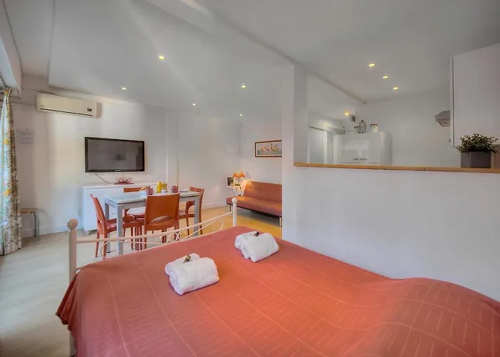 Confortable Balcon, Rouaze- Carlon Martinez A0b123