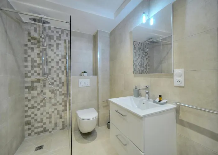 Confortable Balcon, Rouaze- Carlon Martinez A0b123