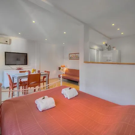 Confortable Balcon, Rouaze- Carlon Martinez A0b123