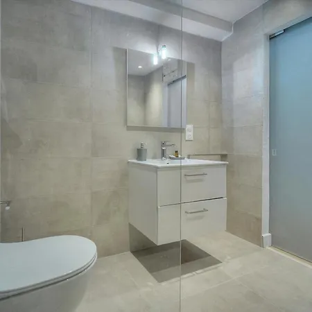 Confortable Balcon, Rouaze- Carlon Martinez A0b123 קאן